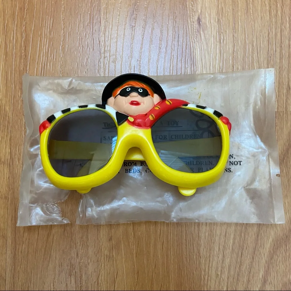 NWT Vintage McDonald’s Hamburglar Kids Sunglasses